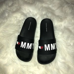 Tommy Hilfiger slides size 7